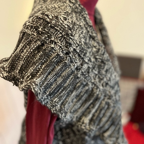 𝅺SLEEVELESS Sweater by United States Sweaters - Picture 7 of 14